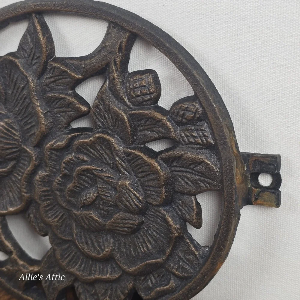 Vintage Cast Iron Rose Trivet Floral Flower Rustic Farmhouse Kitchen Wall Decor‎